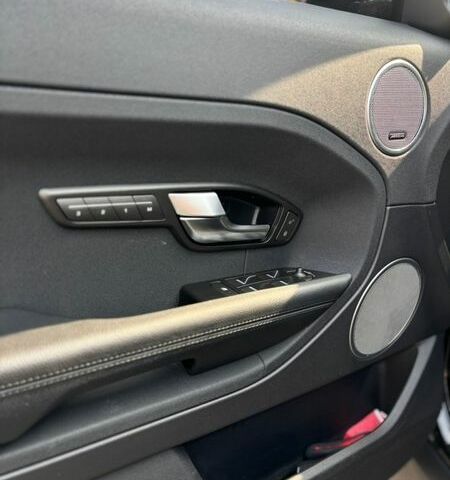 Черный Ленд Ровер Рендж Ровер Эвок, объемом двигателя 2.2 л и пробегом 141 тыс. км за 17000 $, фото 18 на Automoto.ua