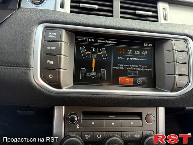 Чорний Ленд Ровер Рендж Ровер Евок, об'ємом двигуна 2 л та пробігом 110 тис. км за 13800 $, фото 12 на Automoto.ua