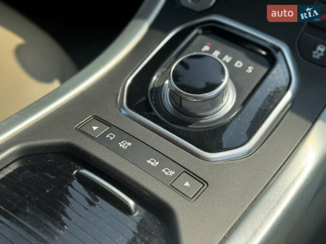 Ленд Ровер Рендж Ровер Эвок 2015 в Киеве на Automoto.ua Черный Ленд Ровер Рендж Ровер Эвок, объемом двигателя 2 л и пробегом 155 тыс. км за 19000 $, фото 18 на Automoto.ua