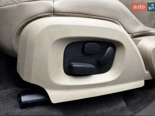 Чорний Ленд Ровер Рендж Ровер Евок, об'ємом двигуна 2 л та пробігом 144 тис. км за 12600 $, фото 7 на Automoto.ua