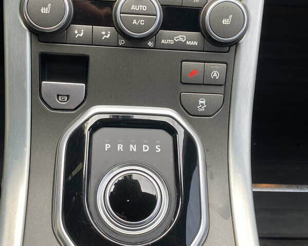 Черный Ленд Ровер Рендж Ровер Эвок, объемом двигателя 2 л и пробегом 159 тыс. км за 23000 $, фото 33 на Automoto.ua