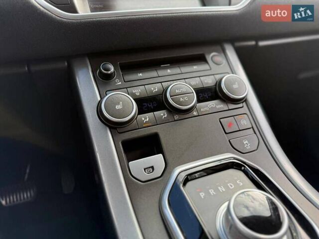 Черный Ленд Ровер Рендж Ровер Эвок, объемом двигателя 2 л и пробегом 111 тыс. км за 20000 $, фото 31 на Automoto.ua