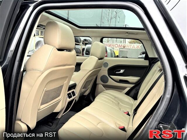 Чорний Ленд Ровер Рендж Ровер Евок, об'ємом двигуна 2 л та пробігом 149 тис. км за 17500 $, фото 7 на Automoto.ua