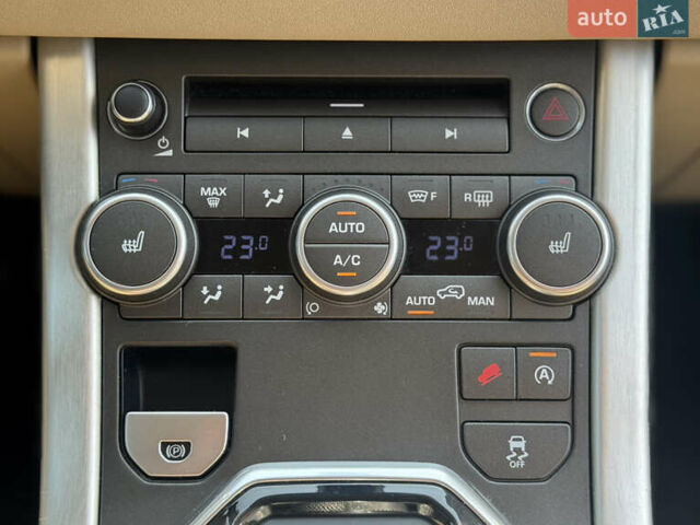 Ленд Ровер Рендж Ровер Эвок 2015 в Киеве на Automoto.ua Черный Ленд Ровер Рендж Ровер Эвок, объемом двигателя 2 л и пробегом 155 тыс. км за 19000 $, фото 15 на Automoto.ua