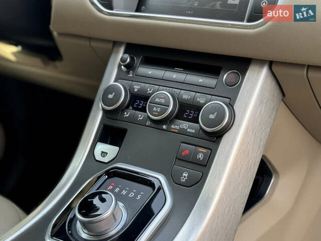 Ленд Ровер Рендж Ровер Эвок 2015 в Киеве на Automoto.ua Черный Ленд Ровер Рендж Ровер Эвок, объемом двигателя 2 л и пробегом 155 тыс. км за 19000 $, фото 24 на Automoto.ua