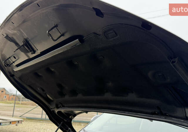 Черный Ленд Ровер Рендж Ровер Эвок, объемом двигателя 2.18 л и пробегом 230 тыс. км за 17750 $, фото 4 на Automoto.ua