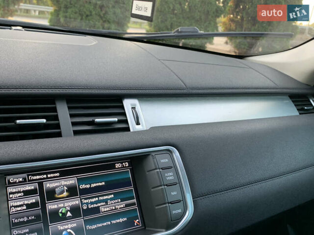 Ленд Ровер Рендж Ровер Евок 2015 у Дубно на Automoto.ua Чорний Ленд Ровер Рендж Ровер Евок, об'ємом двигуна 2 л та пробігом 162 тис. км за 14800 $, фото 19 на Automoto.ua