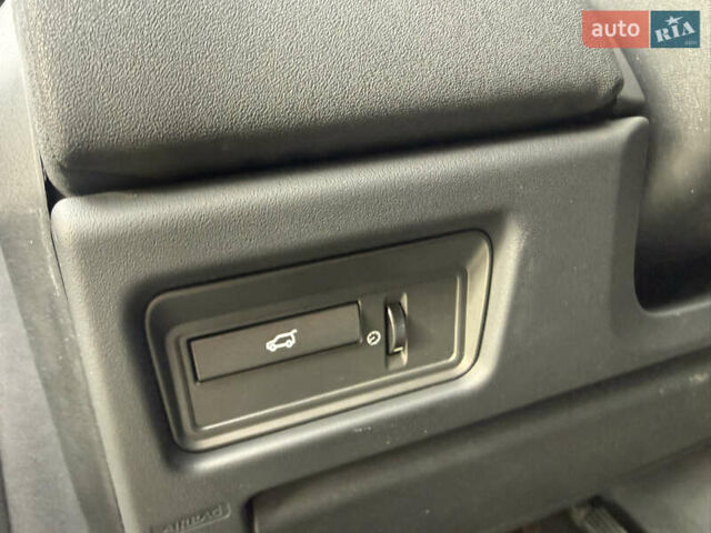 Черный Ленд Ровер Рендж Ровер Эвок, объемом двигателя 2 л и пробегом 160 тыс. км за 16000 $, фото 11 на Automoto.ua