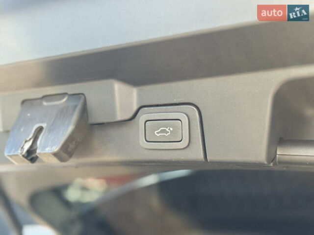 Ленд Ровер Рендж Ровер Эвок 2015 в Киеве на Automoto.ua Черный Ленд Ровер Рендж Ровер Эвок, объемом двигателя 2 л и пробегом 155 тыс. км за 19000 $, фото 16 на Automoto.ua