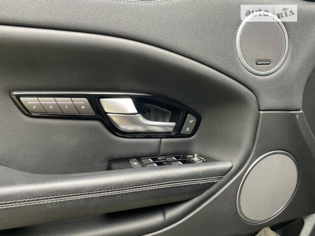 Черный Ленд Ровер Рендж Ровер Эвок, объемом двигателя 2 л и пробегом 154 тыс. км за 20200 $, фото 29 на Automoto.ua