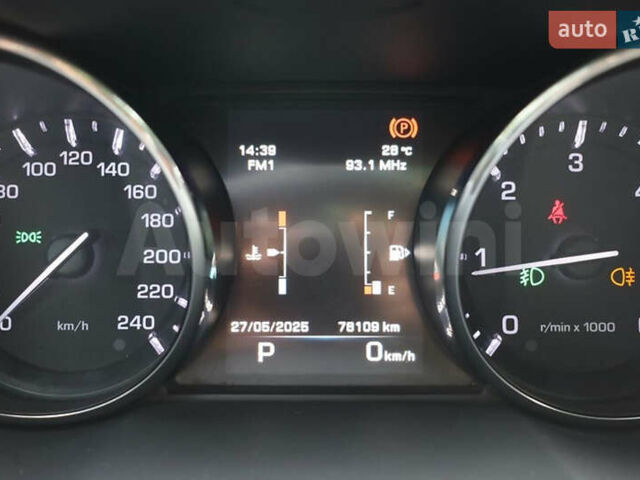 Черный Ленд Ровер Рендж Ровер Эвок, объемом двигателя 2.2 л и пробегом 78 тыс. км за 25500 $, фото 8 на Automoto.ua