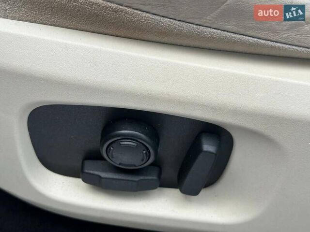 Черный Ленд Ровер Рендж Ровер Эвок, объемом двигателя 2 л и пробегом 169 тыс. км за 13900 $, фото 27 на Automoto.ua