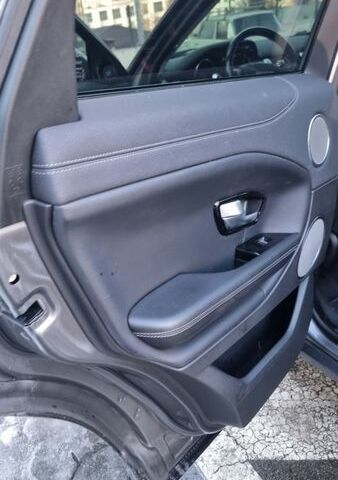 Чорний Ленд Ровер Рендж Ровер Евок, об'ємом двигуна 0 л та пробігом 116 тис. км за 17200 $, фото 29 на Automoto.ua