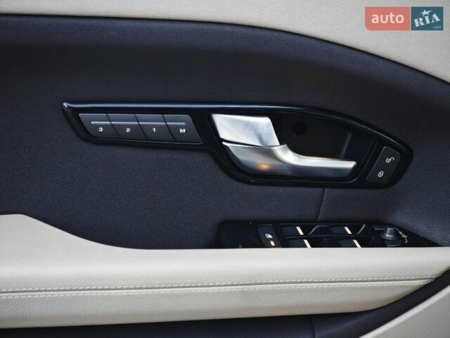 Чорний Ленд Ровер Рендж Ровер Евок, об'ємом двигуна 0 л та пробігом 257 тис. км за 15900 $, фото 18 на Automoto.ua