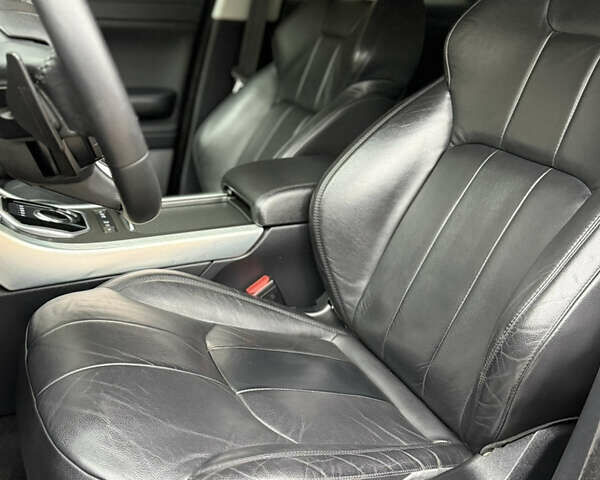 Чорний Ленд Ровер Рендж Ровер Евок, об'ємом двигуна 2 л та пробігом 169 тис. км за 20999 $, фото 12 на Automoto.ua