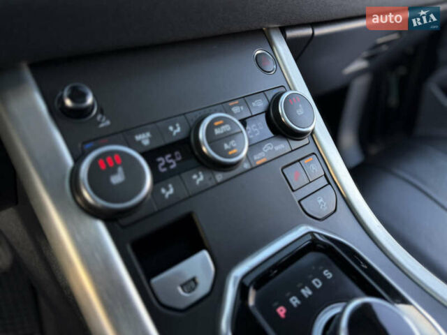 Черный Ленд Ровер Рендж Ровер Эвок, объемом двигателя 2 л и пробегом 169 тыс. км за 21400 $, фото 27 на Automoto.ua