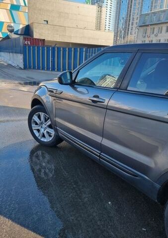 Чорний Ленд Ровер Рендж Ровер Евок, об'ємом двигуна 0 л та пробігом 116 тис. км за 17200 $, фото 10 на Automoto.ua