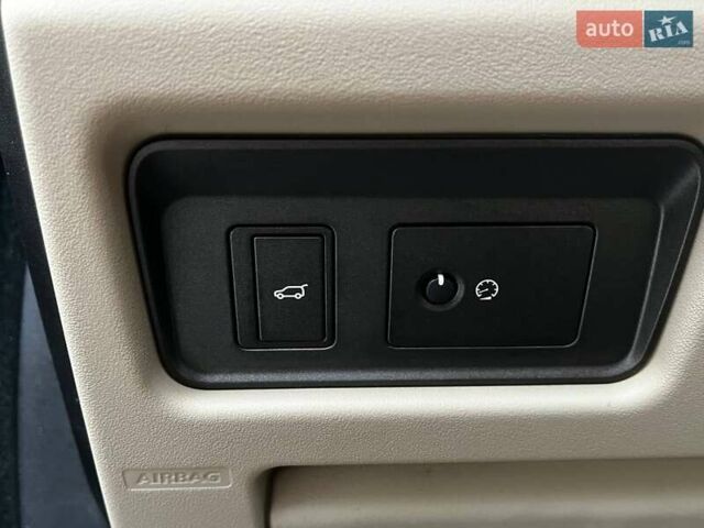 Чорний Ленд Ровер Рендж Ровер Евок, об'ємом двигуна 2 л та пробігом 127 тис. км за 18300 $, фото 15 на Automoto.ua