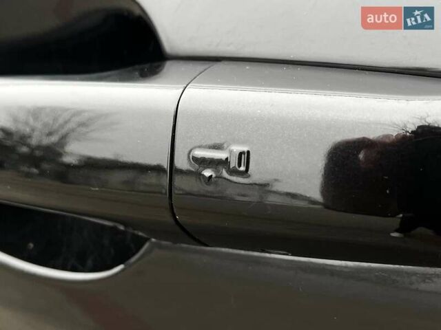 Чорний Ленд Ровер Рендж Ровер Евок, об'ємом двигуна 2 л та пробігом 127 тис. км за 18300 $, фото 10 на Automoto.ua