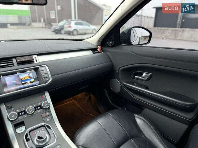 Чорний Ленд Ровер Рендж Ровер Евок, об'ємом двигуна 2 л та пробігом 122 тис. км за 21900 $, фото 21 на Automoto.ua