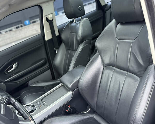 Чорний Ленд Ровер Рендж Ровер Евок, об'ємом двигуна 2 л та пробігом 122 тис. км за 21900 $, фото 11 на Automoto.ua