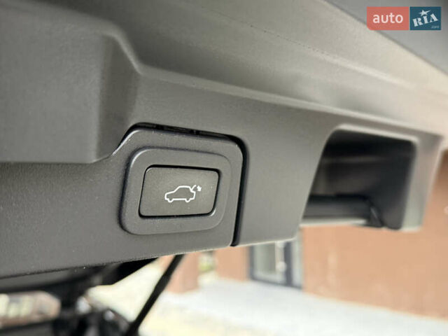 Чорний Ленд Ровер Рендж Ровер Евок, об'ємом двигуна 2 л та пробігом 169 тис. км за 20999 $, фото 10 на Automoto.ua