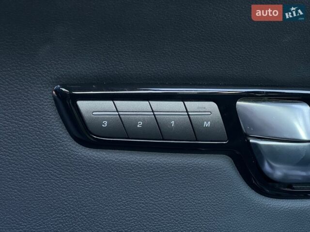 Черный Ленд Ровер Рендж Ровер Эвок, объемом двигателя 2 л и пробегом 111 тыс. км за 21900 $, фото 21 на Automoto.ua