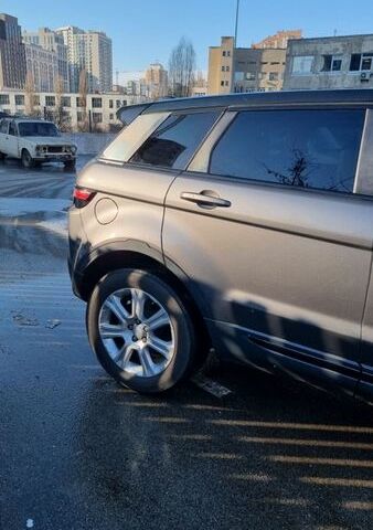 Чорний Ленд Ровер Рендж Ровер Евок, об'ємом двигуна 0 л та пробігом 116 тис. км за 17200 $, фото 4 на Automoto.ua