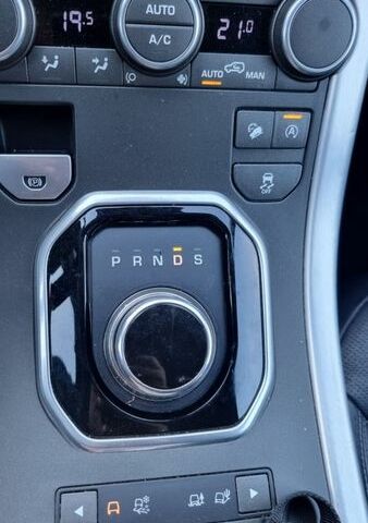 Чорний Ленд Ровер Рендж Ровер Евок, об'ємом двигуна 0 л та пробігом 116 тис. км за 17200 $, фото 18 на Automoto.ua