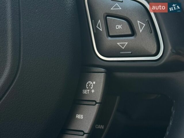 Черный Ленд Ровер Рендж Ровер Эвок, объемом двигателя 2 л и пробегом 136 тыс. км за 19499 $, фото 12 на Automoto.ua