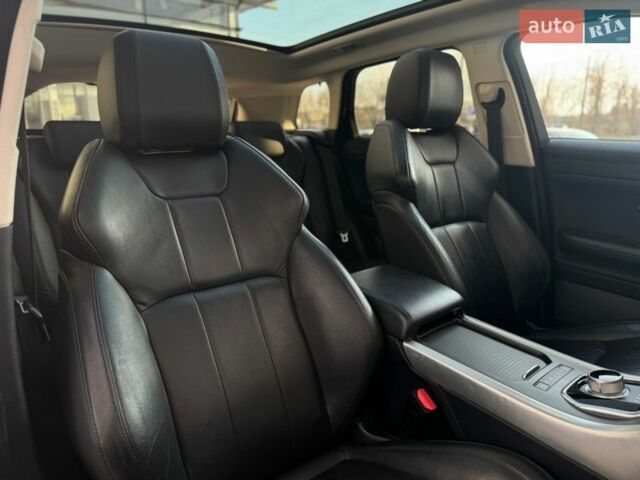 Черный Ленд Ровер Рендж Ровер Эвок, объемом двигателя 2 л и пробегом 136 тыс. км за 19499 $, фото 26 на Automoto.ua