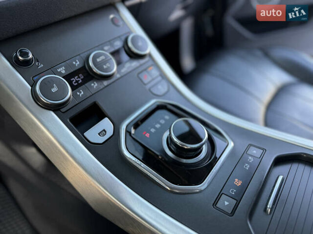 Черный Ленд Ровер Рендж Ровер Эвок, объемом двигателя 2 л и пробегом 169 тыс. км за 21400 $, фото 26 на Automoto.ua