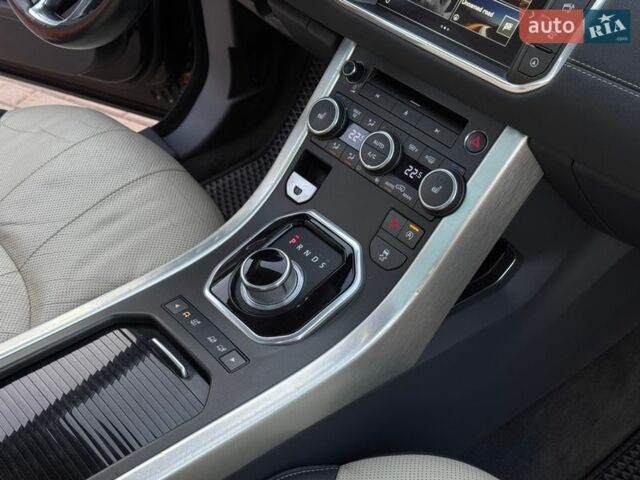 Чорний Ленд Ровер Рендж Ровер Евок, об'ємом двигуна 2 л та пробігом 130 тис. км за 14300 $, фото 46 на Automoto.ua