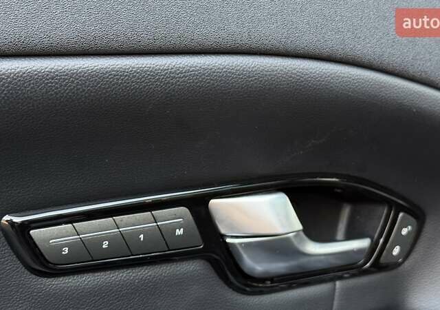 Чорний Ленд Ровер Рендж Ровер Евок, об'ємом двигуна 2 л та пробігом 153 тис. км за 17800 $, фото 5 на Automoto.ua