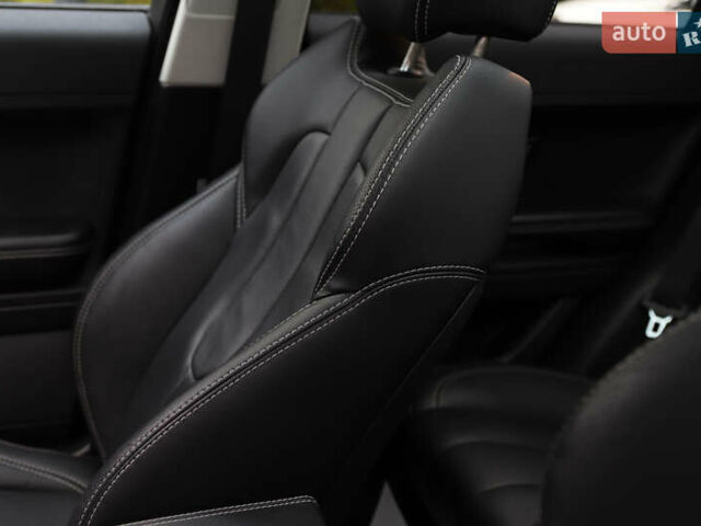 Черный Ленд Ровер Рендж Ровер Эвок, объемом двигателя 2 л и пробегом 66 тыс. км за 16899 $, фото 75 на Automoto.ua