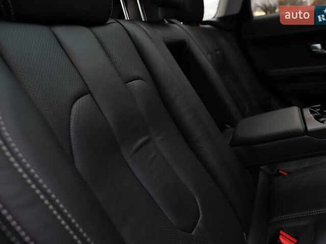 Черный Ленд Ровер Рендж Ровер Эвок, объемом двигателя 2 л и пробегом 66 тыс. км за 16899 $, фото 94 на Automoto.ua