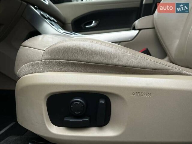 Чорний Ленд Ровер Рендж Ровер Евок, об'ємом двигуна 2 л та пробігом 127 тис. км за 18300 $, фото 13 на Automoto.ua