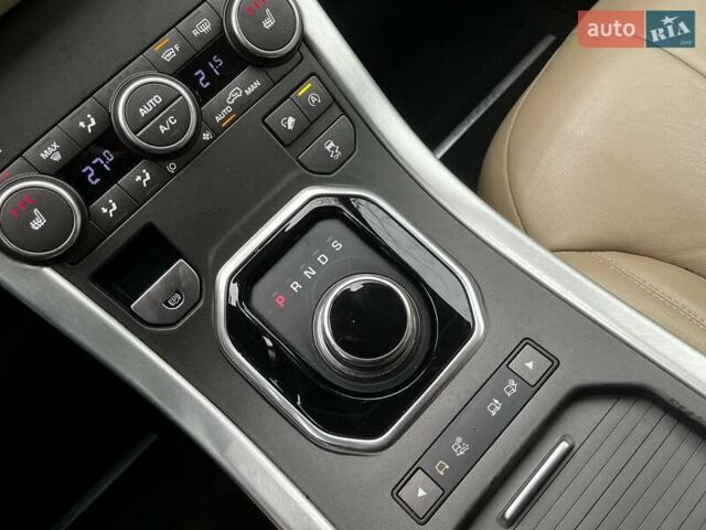Чорний Ленд Ровер Рендж Ровер Евок, об'ємом двигуна 2 л та пробігом 127 тис. км за 18300 $, фото 29 на Automoto.ua