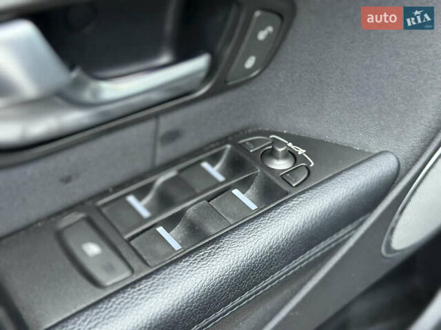 Чорний Ленд Ровер Рендж Ровер Евок, об'ємом двигуна 2 л та пробігом 120 тис. км за 25900 $, фото 21 на Automoto.ua