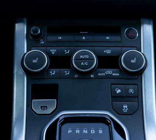 Черный Ленд Ровер Рендж Ровер Эвок, объемом двигателя 2 л и пробегом 152 тыс. км за 18300 $, фото 13 на Automoto.ua