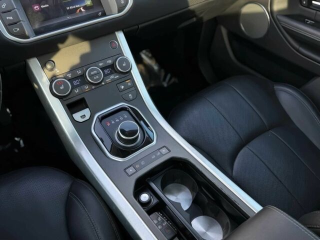 Черный Ленд Ровер Рендж Ровер Эвок, объемом двигателя 2 л и пробегом 58 тыс. км за 4000 $, фото 11 на Automoto.ua