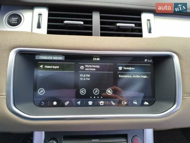 Чорний Ленд Ровер Рендж Ровер Евок, об'ємом двигуна 2 л та пробігом 93 тис. км за 21900 $, фото 35 на Automoto.ua