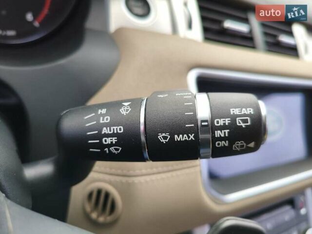 Чорний Ленд Ровер Рендж Ровер Евок, об'ємом двигуна 2 л та пробігом 93 тис. км за 21900 $, фото 28 на Automoto.ua