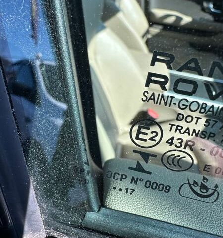 Черный Ленд Ровер Рендж Ровер Эвок, объемом двигателя 2 л и пробегом 110 тыс. км за 21800 $, фото 40 на Automoto.ua