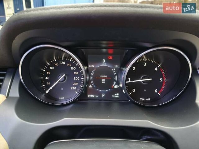 Чорний Ленд Ровер Рендж Ровер Евок, об'ємом двигуна 2 л та пробігом 93 тис. км за 21900 $, фото 26 на Automoto.ua