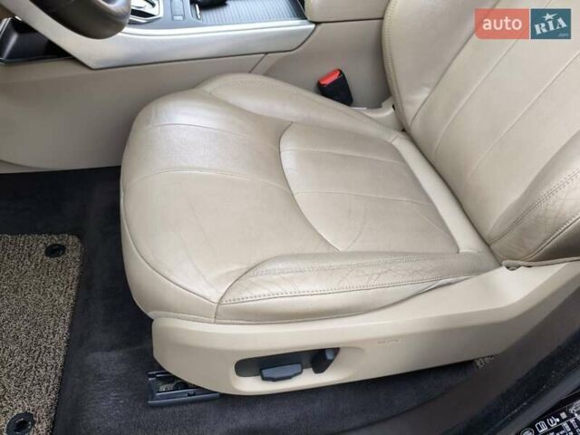 Чорний Ленд Ровер Рендж Ровер Евок, об'ємом двигуна 2 л та пробігом 93 тис. км за 21900 $, фото 5 на Automoto.ua