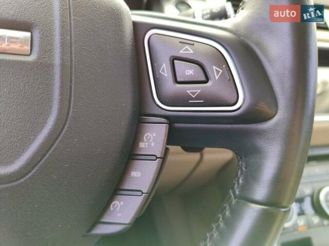 Чорний Ленд Ровер Рендж Ровер Евок, об'ємом двигуна 2 л та пробігом 93 тис. км за 21900 $, фото 27 на Automoto.ua