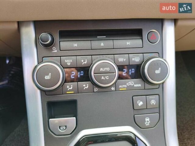 Чорний Ленд Ровер Рендж Ровер Евок, об'ємом двигуна 2 л та пробігом 93 тис. км за 21900 $, фото 25 на Automoto.ua