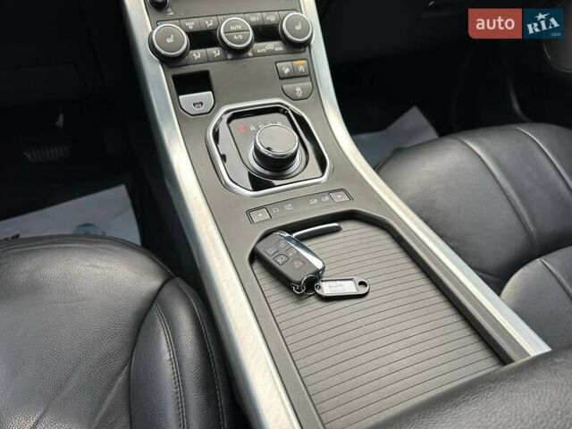 Черный Ленд Ровер Рендж Ровер Эвок, объемом двигателя 2 л и пробегом 179 тыс. км за 16450 $, фото 25 на Automoto.ua