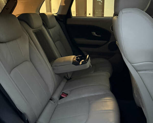 Черный Ленд Ровер Рендж Ровер Эвок, объемом двигателя 2 л и пробегом 90 тыс. км за 19600 $, фото 39 на Automoto.ua